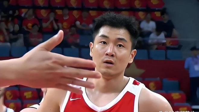 正面交锋！曝皇马已向维尼修斯提供新续约报价 阿森纳即将提出报价