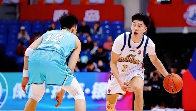 中国男篮大换血！两大核心全部缺席，徐杰张镇麟迎来出头机会