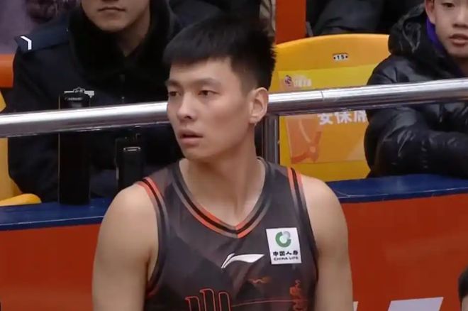 网友发帖询问:聚众淫乱在英国为什么是合法的?