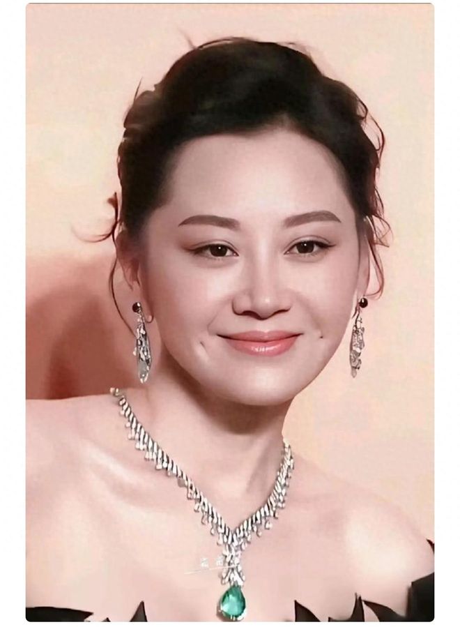 中国男篮最新集训名单!上海小将首次入选,赵睿+张镇麟继续缺席