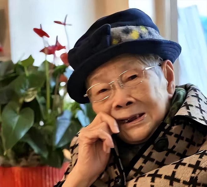 调查285名抽烟的老人,发现:爱抽烟的老人,背后有6点原因