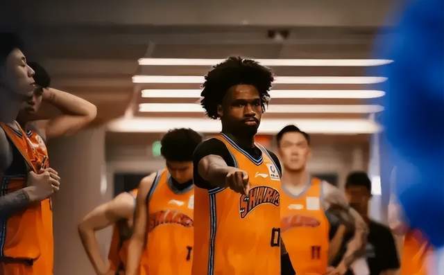 欧超杯冠军将诞生!巴黎大战维拉,2位西班牙名帅斗法,149亿对决