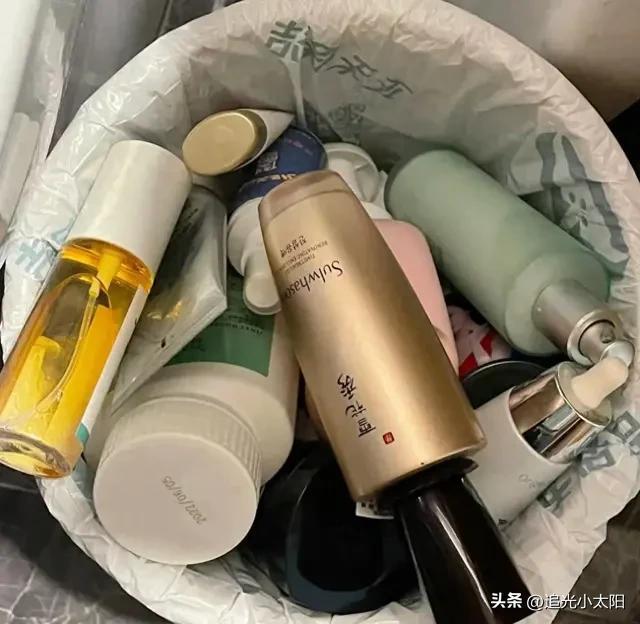 西班牙最大反差！巴萨双子星天差地别！一个封神一个被骂惨