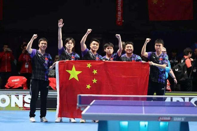 国乒男团摘银，王楚钦赛后微博评论区10分钟1W+评论：辛苦了