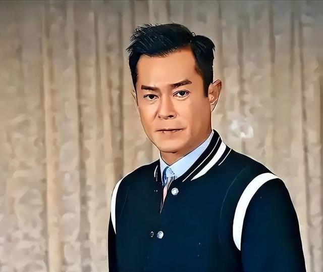 “土且不得体！”女中学生坚持内衣外穿，母亲做法让人无语！