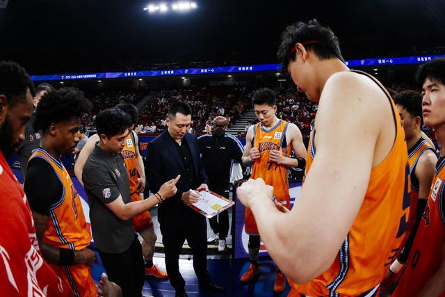 “东北超”:哈尔滨2:1战胜呼和浩特拿下主场胜利