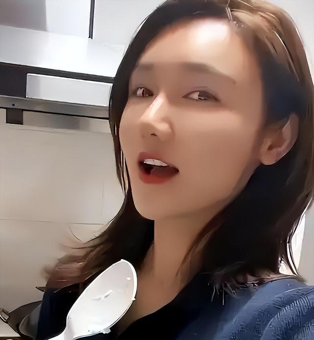妈呀！上去就是一拳！暴揍老队友！叫你小号吐槽我！