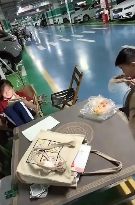 爽了爽了！劈扣首轮10号秀！杨瀚森打脸中国男篮