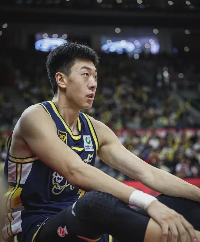 专家劝勇士送走巴特勒,为库里最后一搏