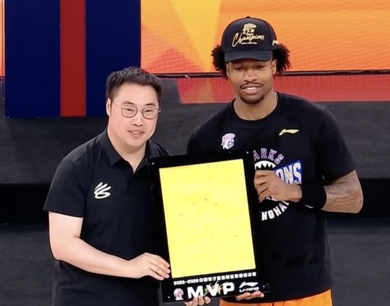 三四姐同遭逆转，金花组合全胜，小小野兔赢球，拉杯六王赛齐官宣