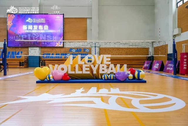 “两女孩买三张火车票占座放零食”引热议,其妈妈最新回应:全程27小时,担心俩孩子旁边坐的是陌生男性,因此没退成人票