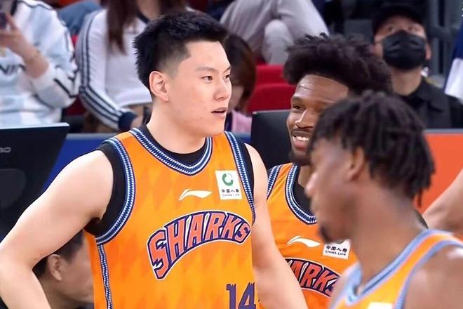 贝林厄姆：我妈一直叮嘱我别吃黄牌，裁判执法得很有水平