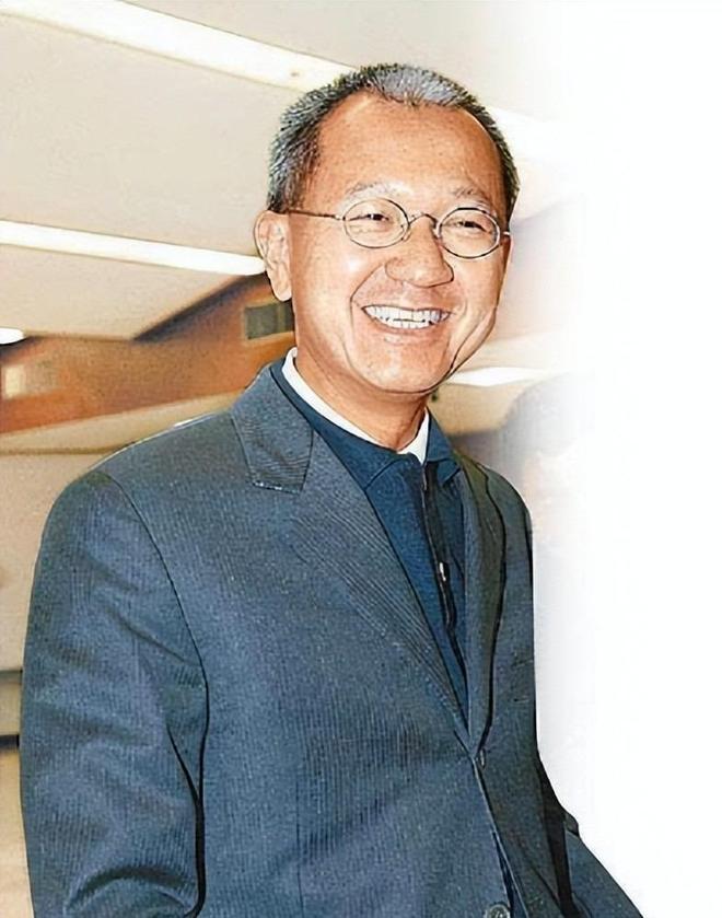 正式签约!年薪600万,29岁成辽篮领袖,对比郭艾伦扎心了