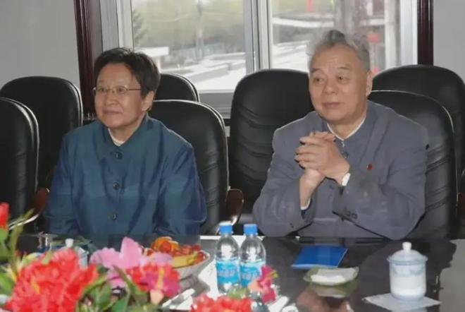 除了先发锋线大将，还有4名球员会是黄蜂今夏可能被送走的对象？
