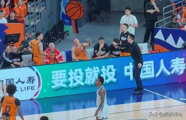 官宣签约!大学顶级后卫转战NBL,只为躲过四川男篮